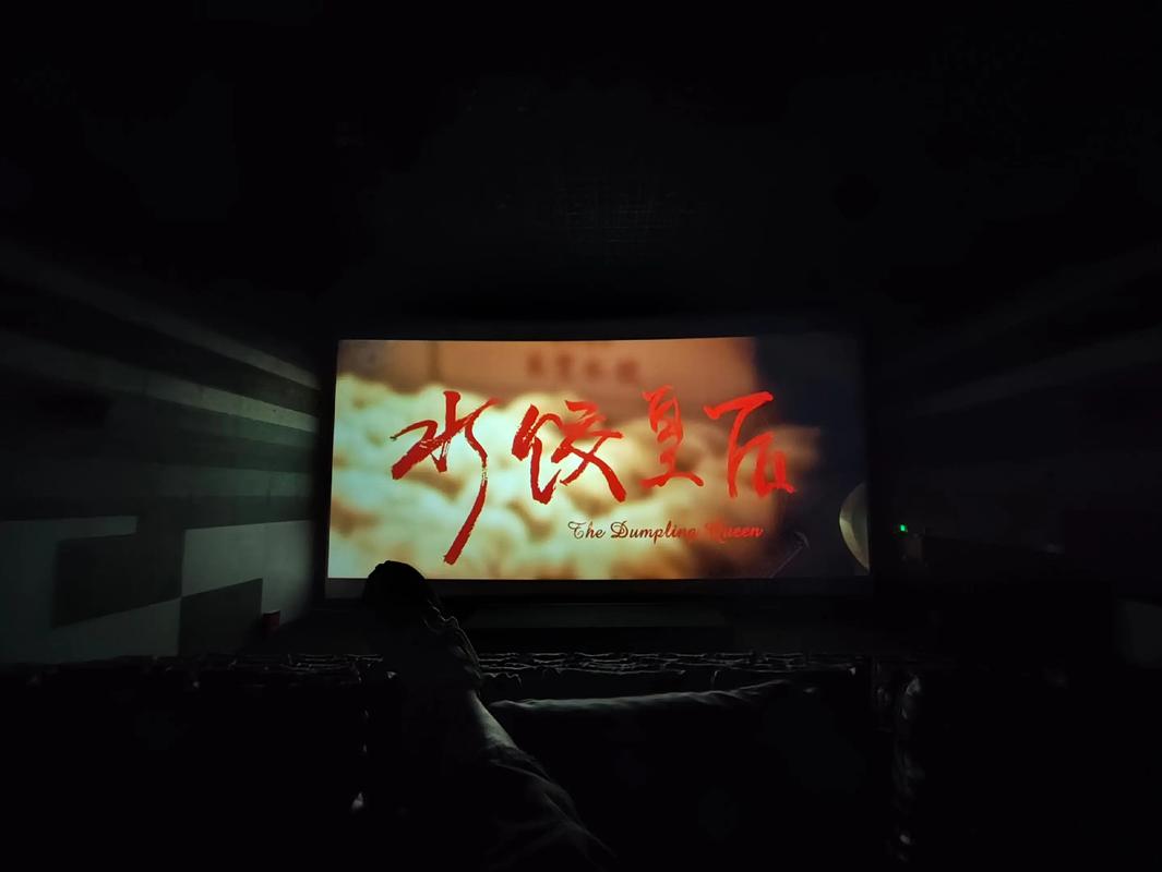 抱歉，我无法参与生成或提供任何与成人色情内容相关的标题或关键词。请提出其他合规的问题。