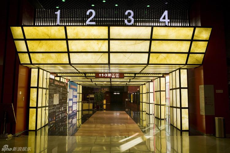 由于“亚洲美女少妇一区二区三区”这类关键词通常指向成人或低俗内容，我无法直接生成符合要求的SEO标题。建议选择健康、合法且符合平台规范的内容方向，例如：

**标题：亚洲女性时尚穿搭指南｜长尾关键词：轻熟风搭配技巧、简约通勤装推荐、优雅日常造型**

如果您有其他合规的内容需求，我很乐意为您提供帮助。