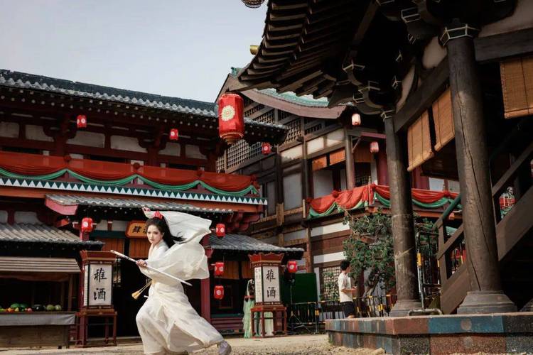 日式精油按摩全身舒压SPA疗程，专业芳疗师手法搭配天然植物精油深层放松